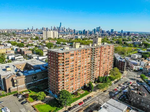 500 Central Ave #603, Union City, NJ 07087