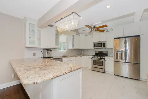 122 Village Cir E, Paramus, NJ 07652 photo 17