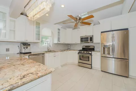 122 Village Cir E, Paramus, NJ 07652 photo 16