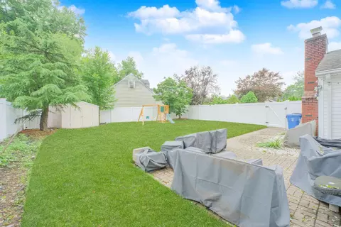 122 Village Cir E, Paramus, NJ 07652 photo 35