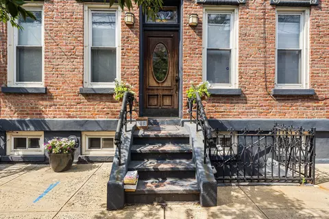 352 7th St #3, Jersey City, NJ 07302
