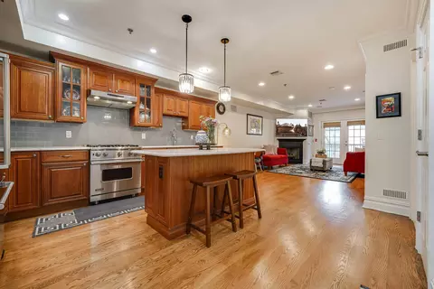 215 Monroe St #3, Hoboken, NJ 07030