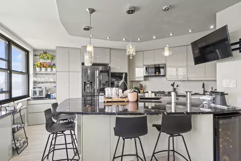 7004 Blvd E #22B, Guttenberg, NJ 07093