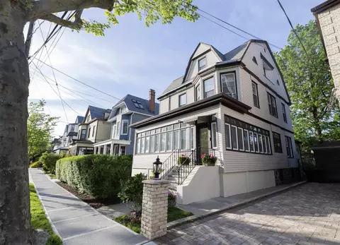 749 Blvd E, Weehawken, NJ 07086