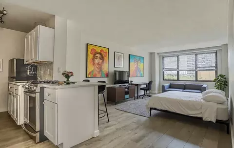 10 Huron Ave #6B, Jersey City, NJ 07306