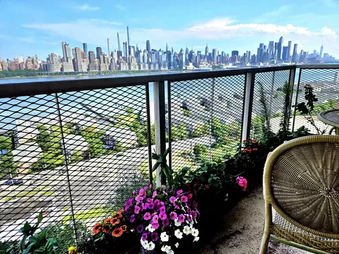 6600 Blvd E #6L, West New York, NJ 07093