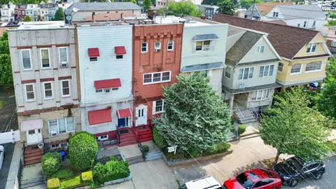 49 E 33rd St, Bayonne, NJ 07002