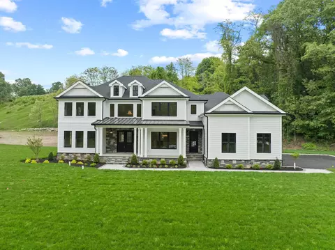 1 Hilbert Ct, Montville Township, NJ 07082