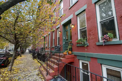 237 3rd St #1L, Jersey City, NJ 07302