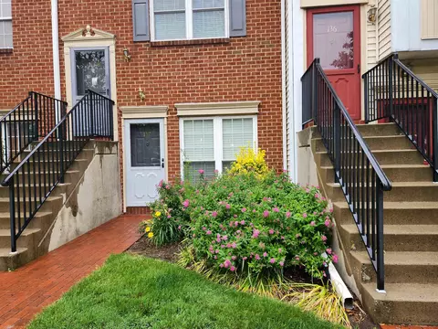 137 Cottonwood St, Jersey City, NJ 07305