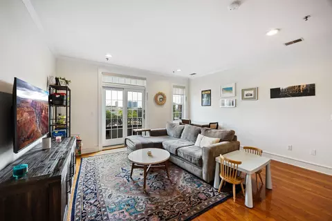 904 Jefferson St #6G, Hoboken, NJ 07030