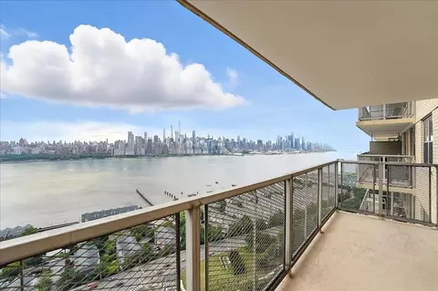 6600 Blvd E #18L, West New York, NJ 07093