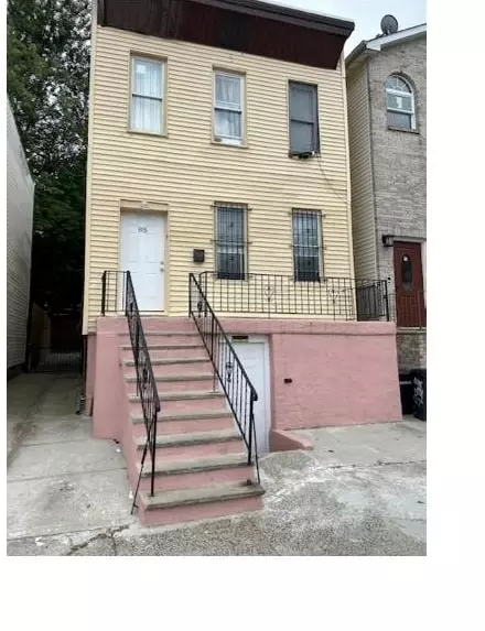 85 Kearney Ave, Jersey City, NJ 07305