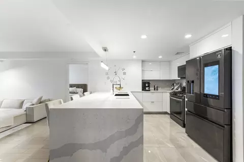700 1st St #13 M, Hoboken, NJ 07030