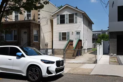 48 Yale Ave, Jersey City, NJ 07304