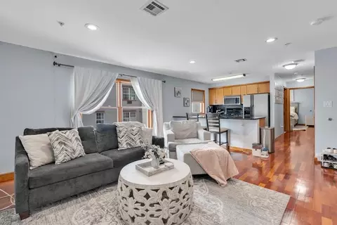 209 40th St #3C, Union City, NJ 07087