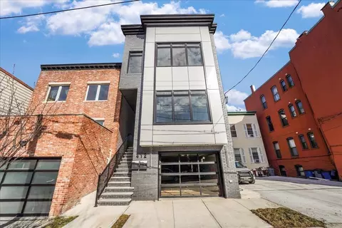 412 10th St, Union City, NJ 07087
