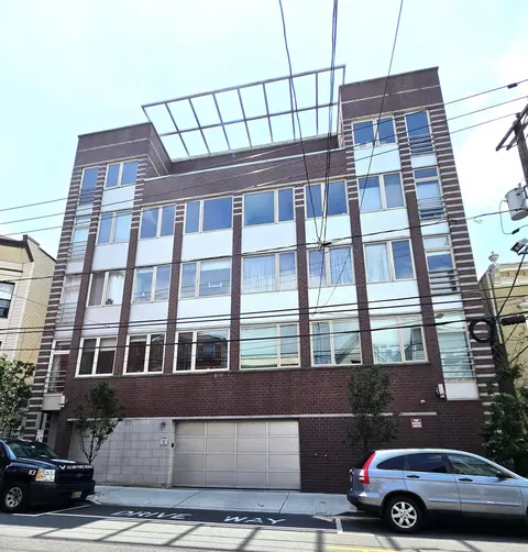 311-315 37th St #304, Union City, NJ 07087