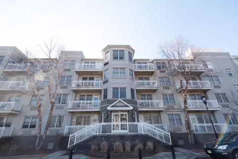 15 Freedom Way #301, Jersey City, NJ 07305