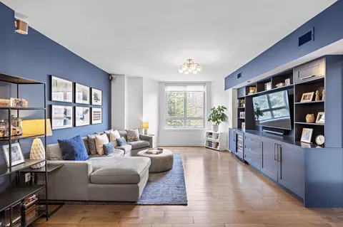 609 Observer Hwy #303, Hoboken, NJ 07030