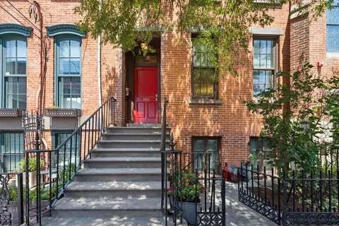 262 1st St, Jersey City, NJ 07302