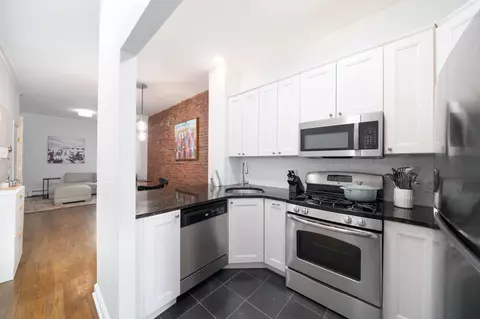257 12th St #2B, Hoboken, NJ 07030