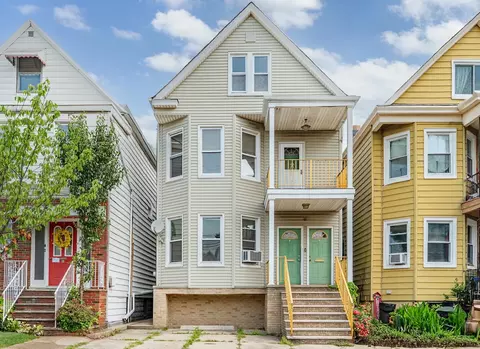 17 W 42nd St, Bayonne, NJ 07002