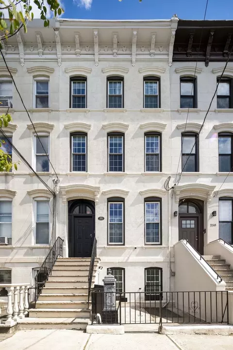 260 Suydam Ave, Jersey City, NJ 07304