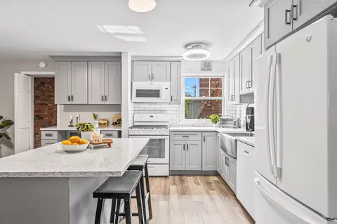 104 W 52nd St, Bayonne, NJ 07002
