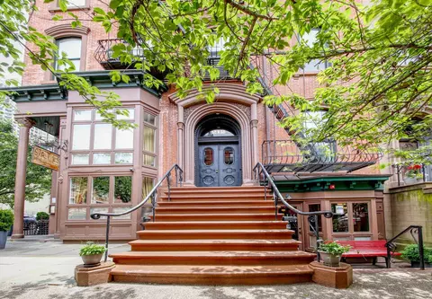 212 Washington St #3, Jersey City, NJ 07302
