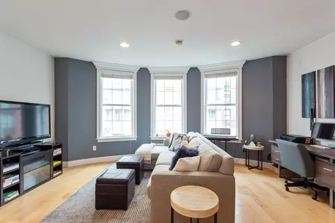102 Tidewater St #2B, Jersey City, NJ 07302