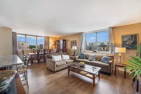 6040 Blvd E #7B, West New York, NJ 07093