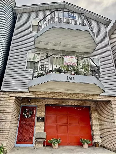 191 Griffith St, Jersey City, NJ 07307