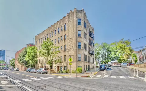 787 Summit Ave #3, Jersey City, NJ 07307