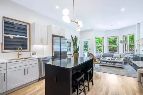 3 Bonn Pl #1, Weehawken, NJ 07086