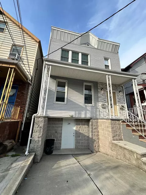 29 W 26th St, Bayonne, NJ 07002