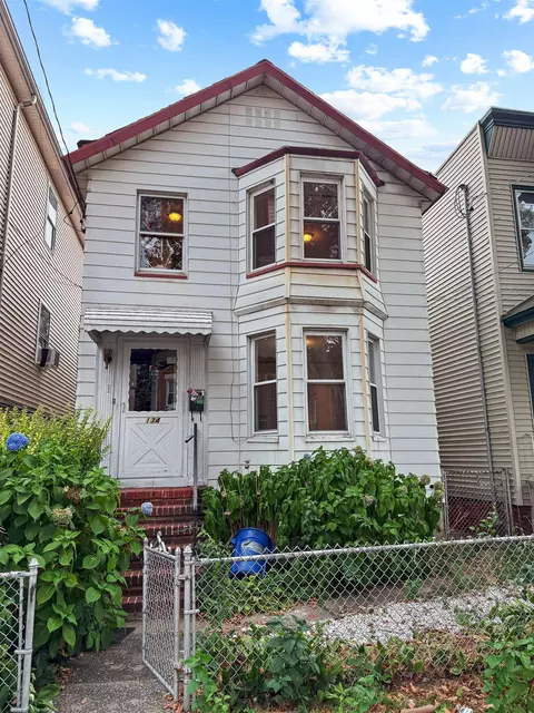 134 Boyd Ave, Jersey City, NJ 07304