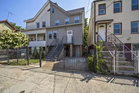 22 Long St, Jersey City, NJ 07305