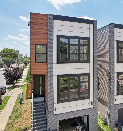 92 E 27th St, Bayonne, NJ 07002