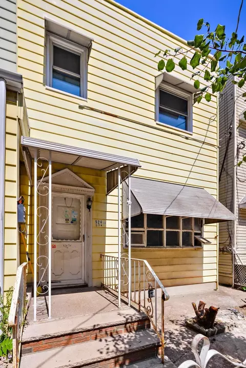 524 34th St, Union City, NJ 07087