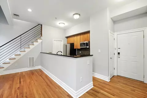 9 Coles St #4, Jersey City, NJ 07302