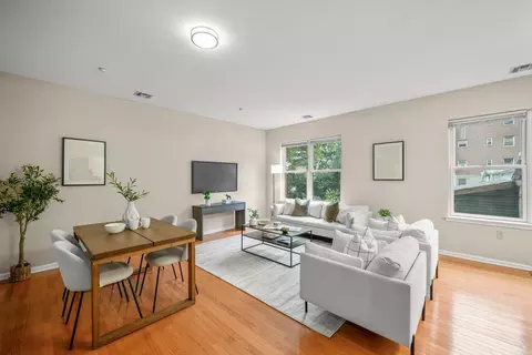 25 Duncan Ave #210, Jersey City, NJ 07304