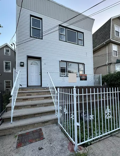 91 Myrtle Ave, Jersey City, NJ 07305