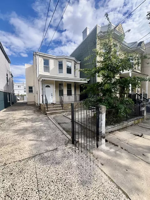 334 Webster Ave, Jersey City, NJ 07307