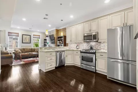 328 Garden St #3, Hoboken, NJ 07030