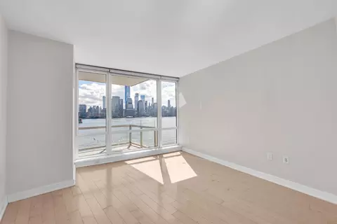 2 2nd St #703, Jersey City, NJ 07302