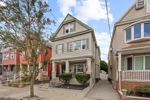 128 W 11th St, Bayonne, NJ 07002