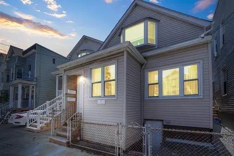 96 W 18th St, Bayonne, NJ 07002
