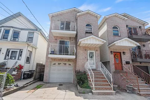 207 Pearsall Ave, Jersey City, NJ 07305