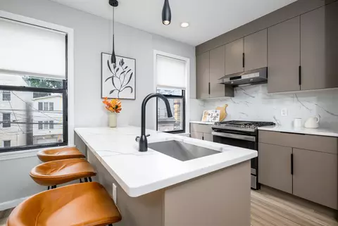 70 Bowers St #3, Jersey City, NJ 07307